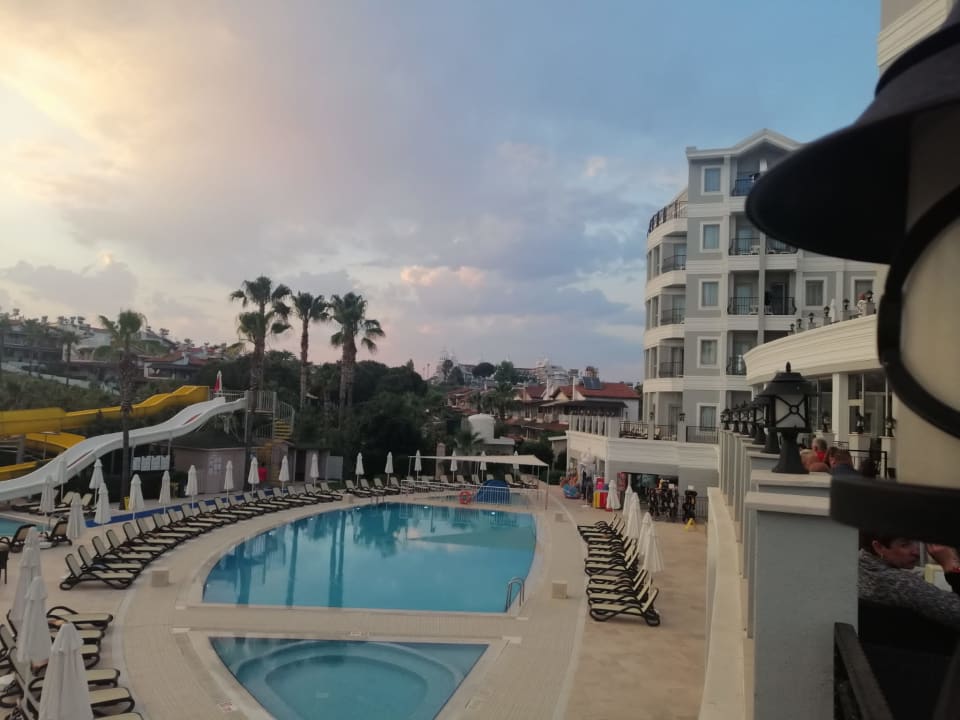 Pool Royal Atlantis Beach Hotel