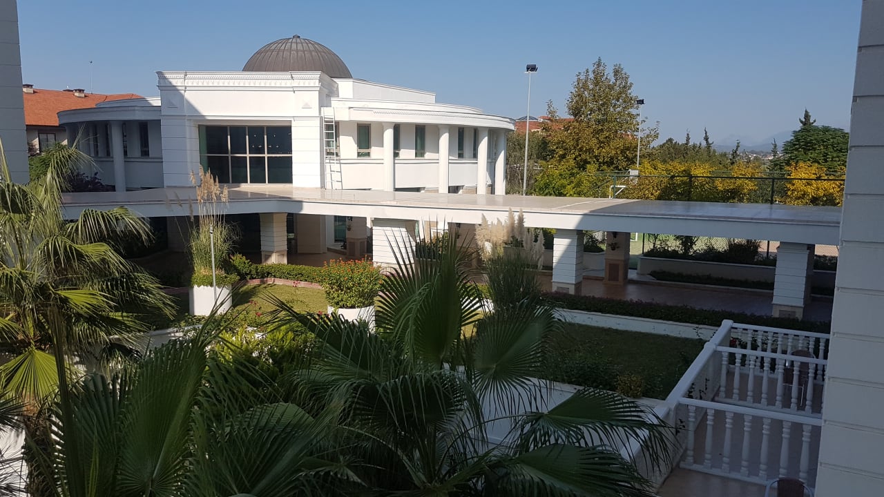 Außenansicht Alba Queen Hotel