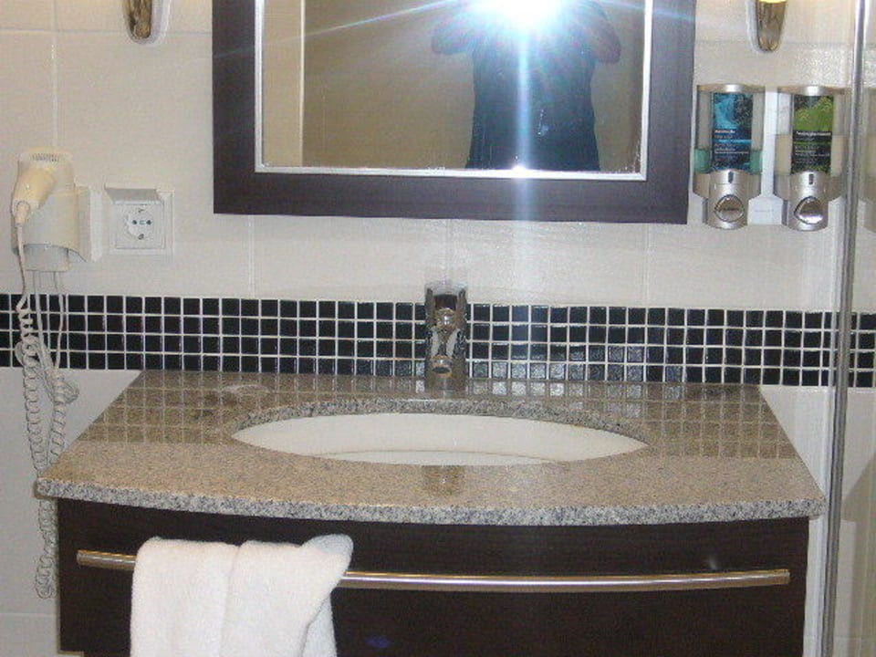 Bad Hampton by Hilton Berlin City West