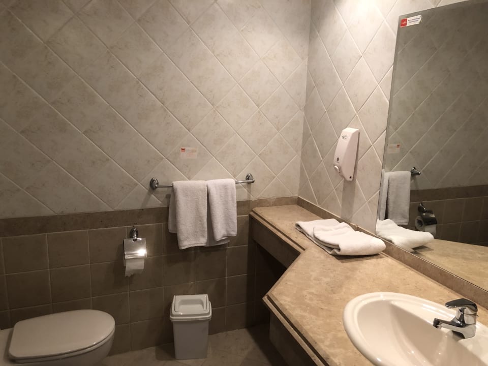 Zimmer Bliss Nada Beach Resort