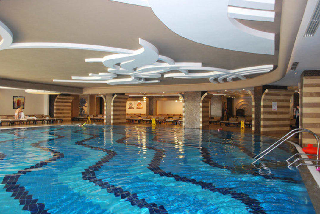 Indoor pool Hotel Delphin Imperial