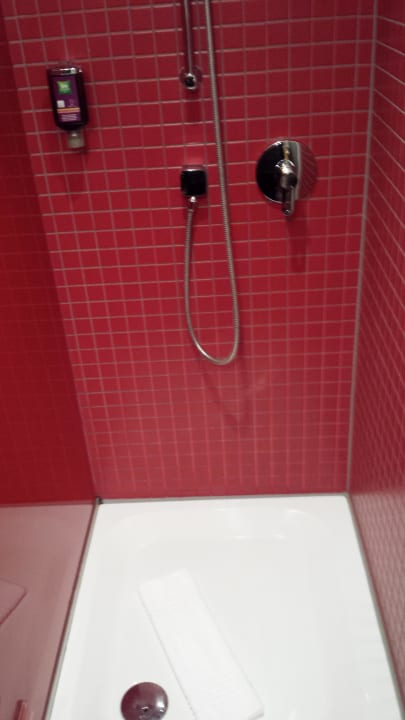 Dusche ibis Styles Hotel Berlin Mitte