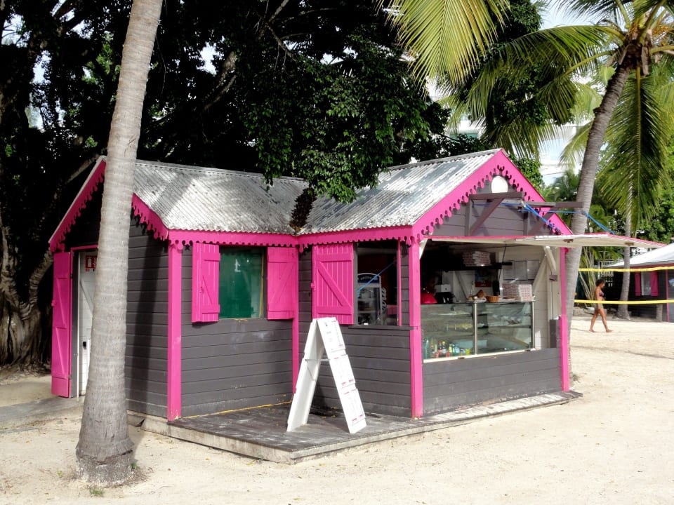 "Beach-Pizza" am Hotelstrand La Creole Beach Hotel & Spa
