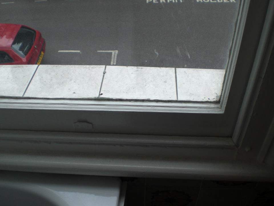 Undichte Fenster zur Straße Charlotte Guest House