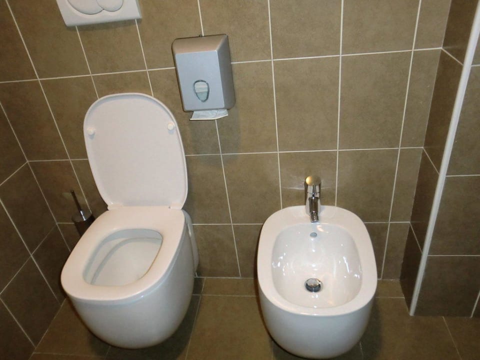 WC Eden Hotel