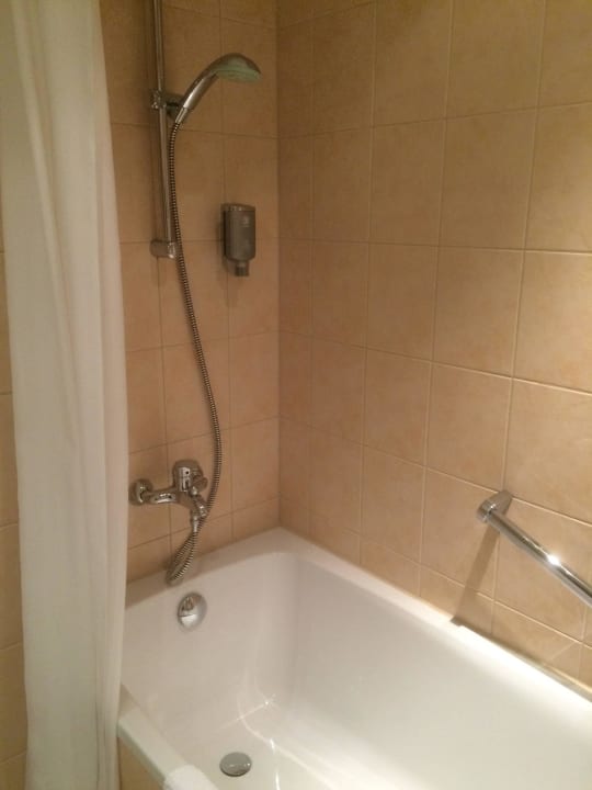 Bad Zimmer 354 Hollywood Media Hotel