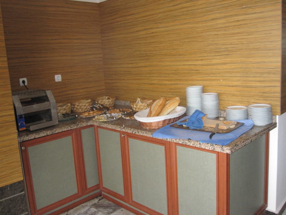 Frühstück von 7:30 bis 9:30 Uhr Parador Beach Hotel