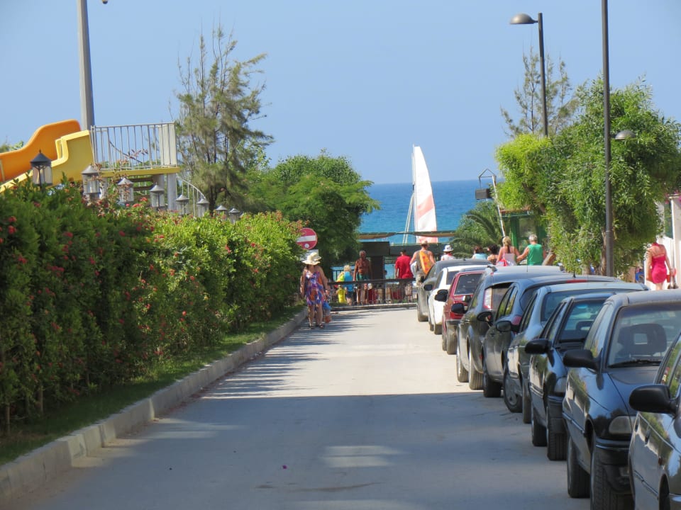 Weg zum Strand  Side Breeze Hotel