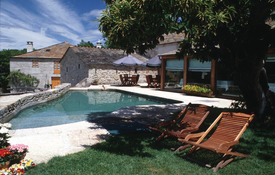 Originas piscina tallada en cantería Rusticae Hotel Fervenza