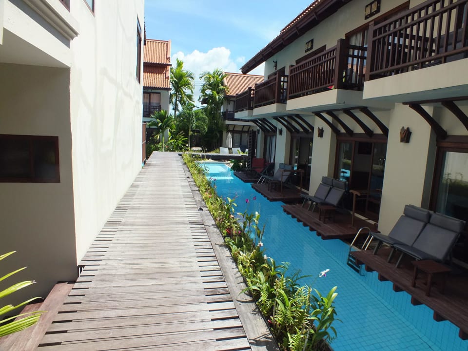 Steg über dem Pool Khaolak Oriental Resort - Adults only