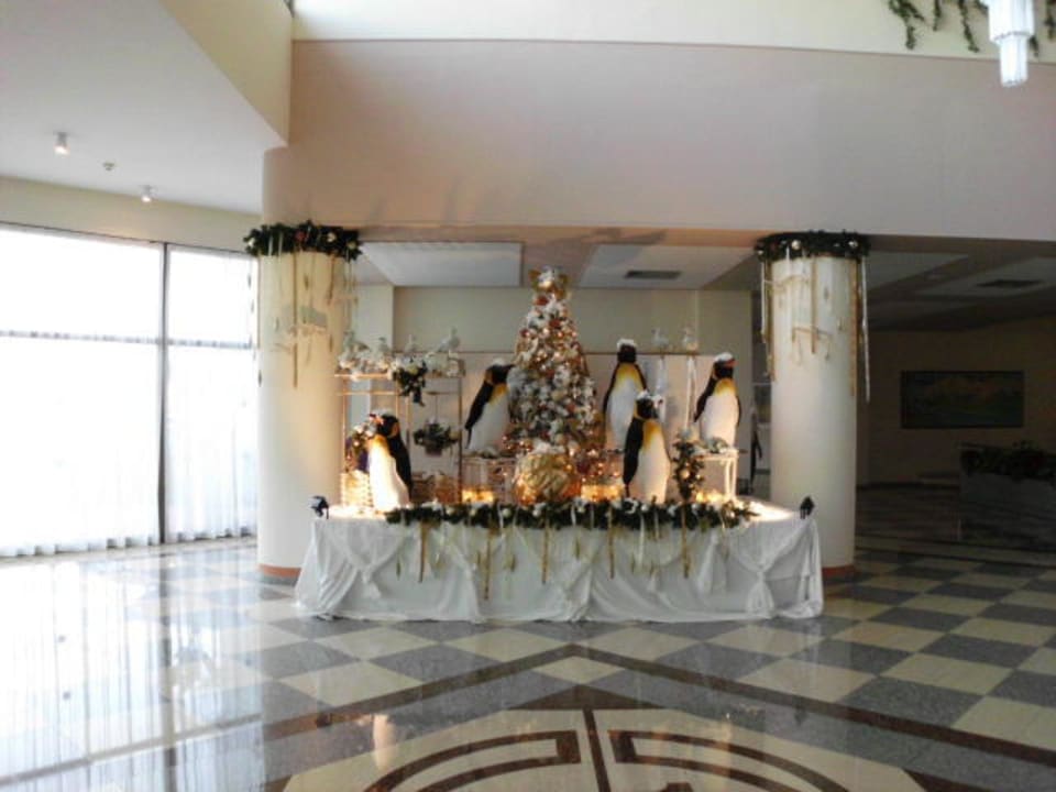 Weihnachtsmotiv Constantinou Bros Athena Royal Beach Hotel