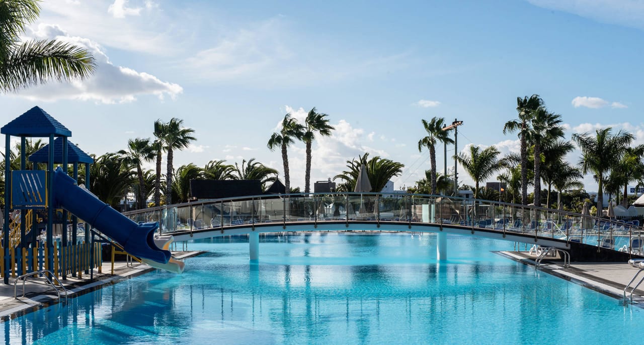 Pool Hotel THB Tropical Island