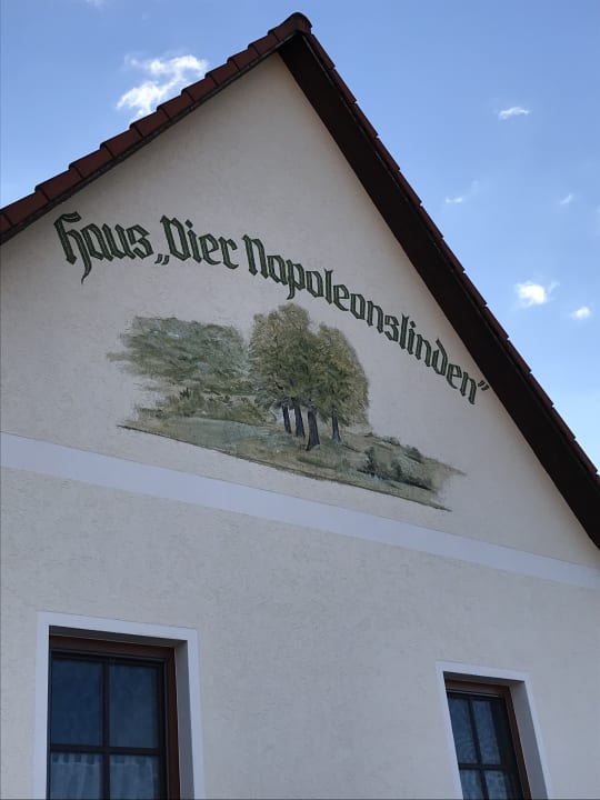 Außenansicht Apartments Vier Napoleonslinden