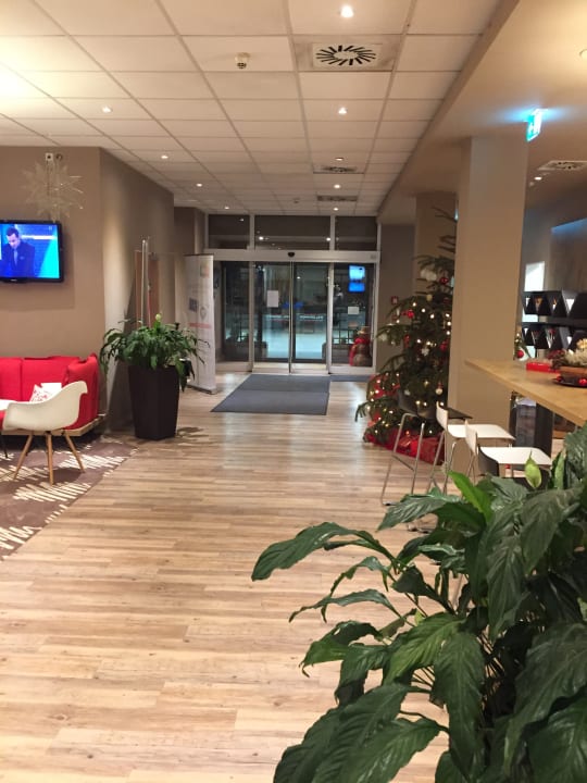 Lobby B&B HOTEL Fulda-Hbf
