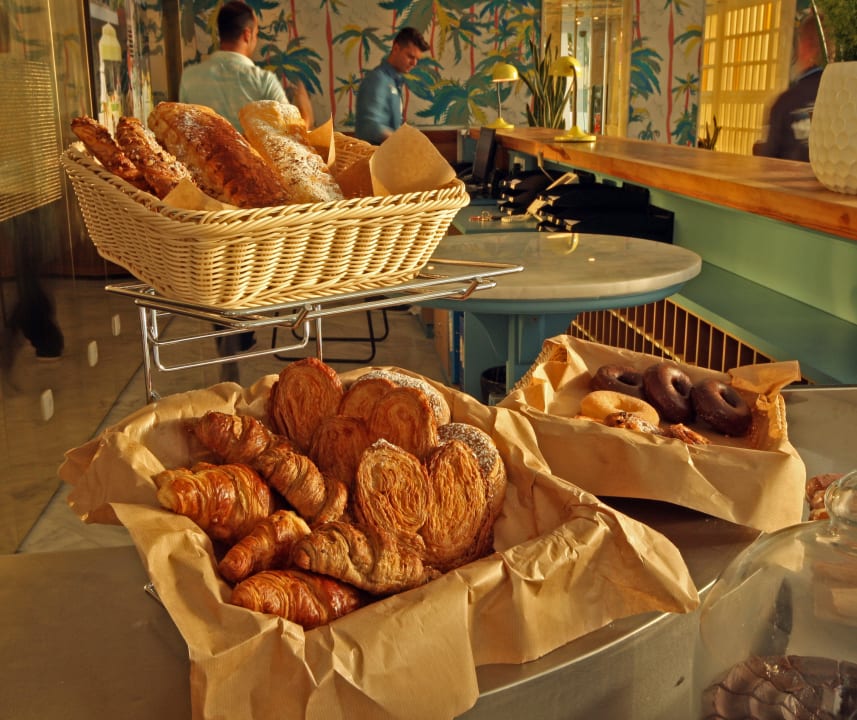 Reception Hotel Gold by Marina