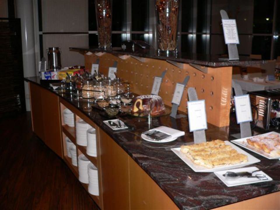 Frühstücksbuffet Kuchen und Tee NH Dresden Neustadt