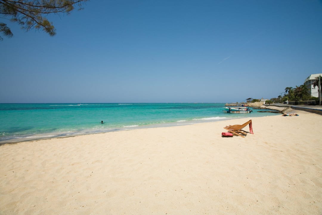 Strand Sandals Inn - Adults only