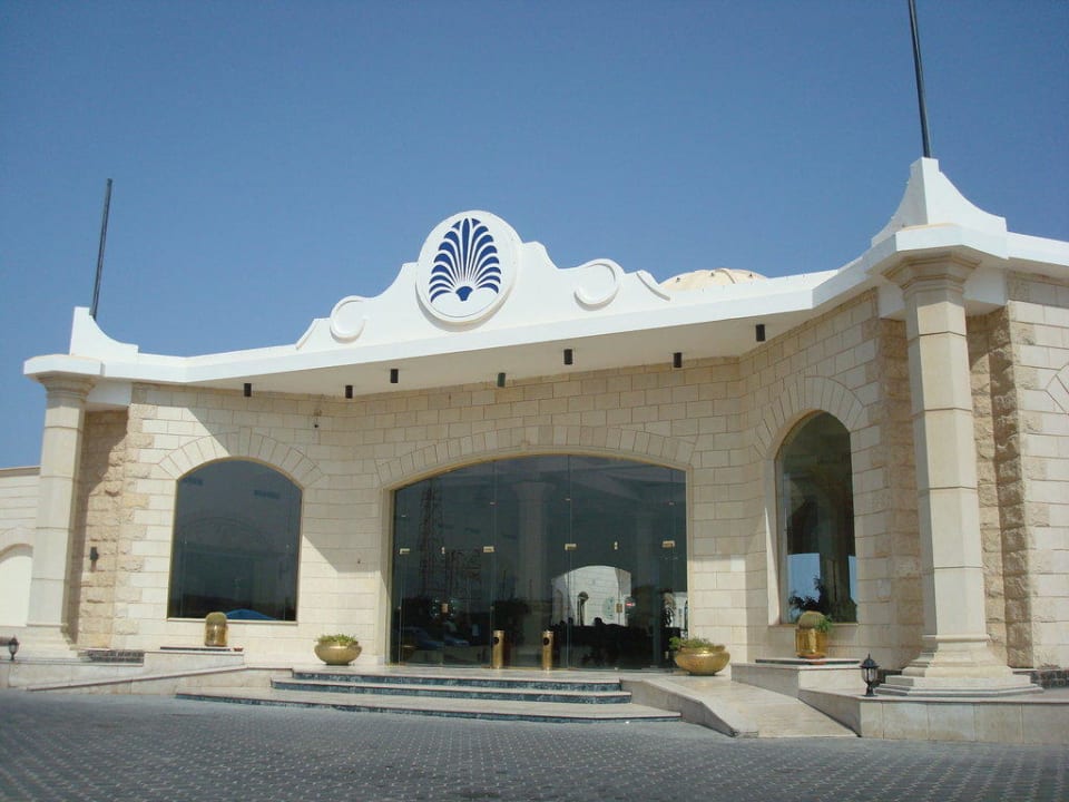 Eingang Brayka Bay Resort