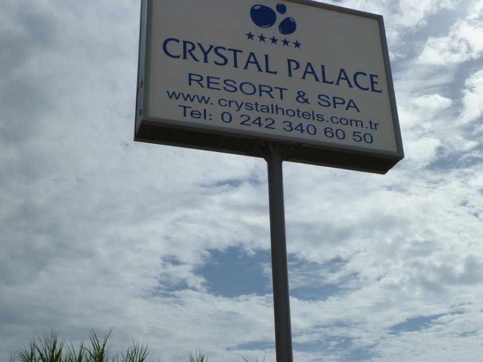 Hotelschild an der Straße Diamond Excellence Resort & Spa