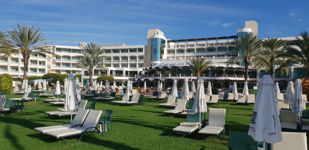 Außenansicht Constantinou Bros Athena Beach Hotel