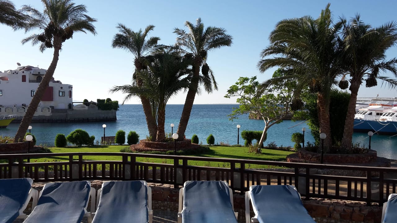Blick vom Pool zum Strand Arabella Azur Resort