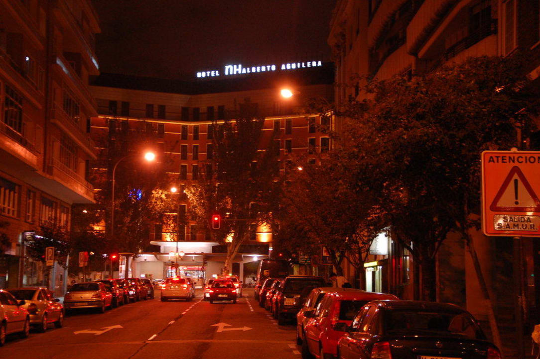 Nächtliche Aussenansicht Leonardo Hotel Madrid City Center