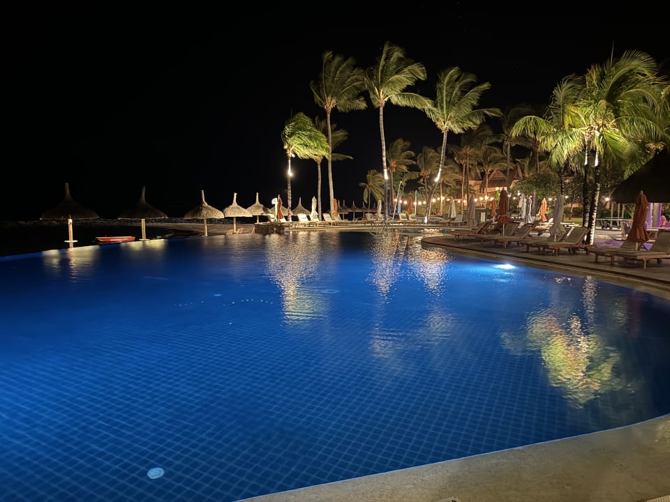 Pool Sands Suites Resort & Spa