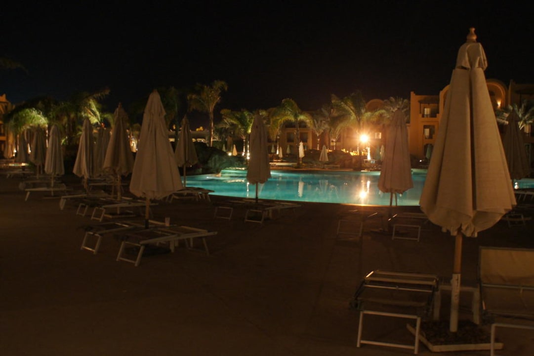 Pool bei Nacht Stella Beach Resort & Spa Makadi Bay