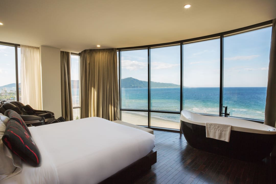 President Spa Suite Beachfront Holiday Beach Danang Hotel & Resort