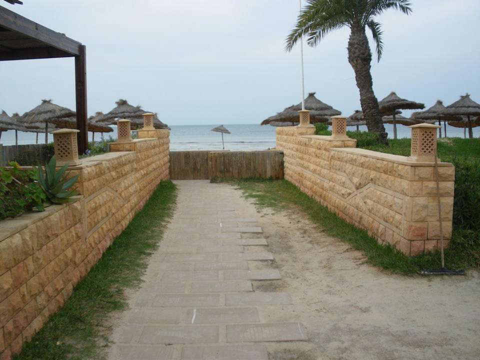 Weg zum Strand Hotel Rosa Beach