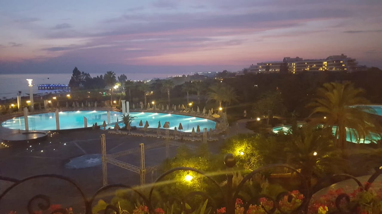 Pool Starlight Resort Hotel