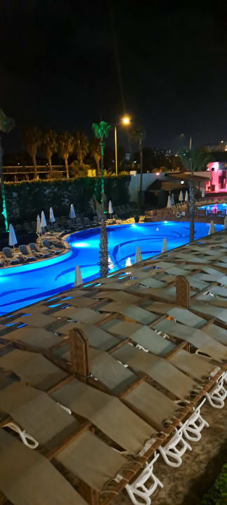 Pool Mary Hotel Side