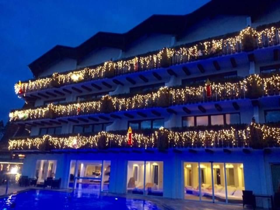 Blick vom Aussenpool her Schwarzwald Resort Dollenberg