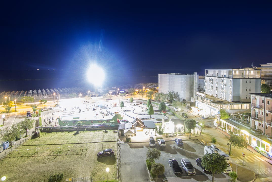 Panorama notturno Hotel Massimo