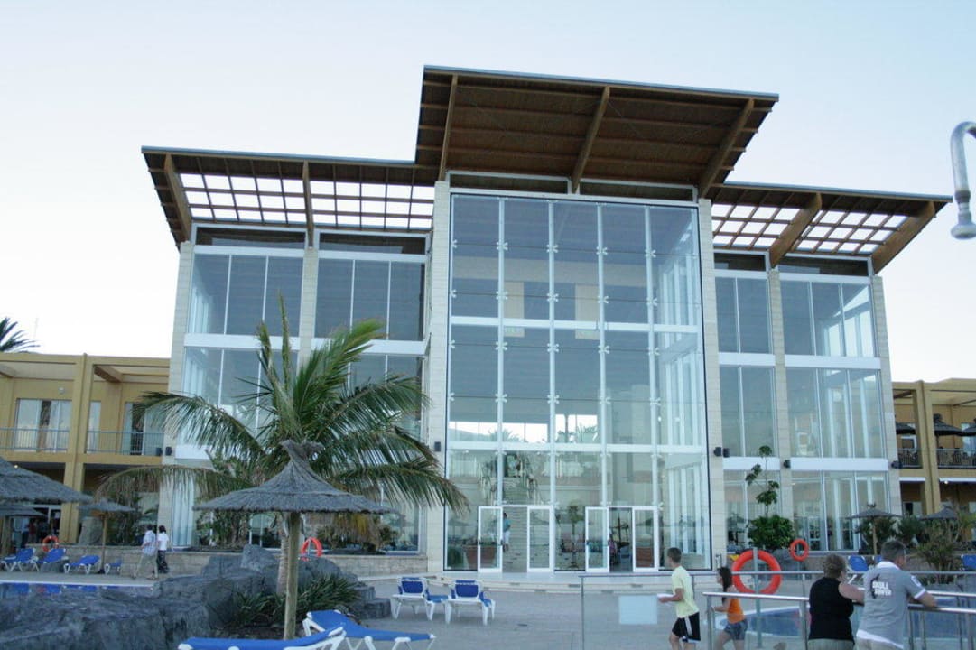 Ansicht Haupthaus von Poolseite AluaVillage Fuerteventura
