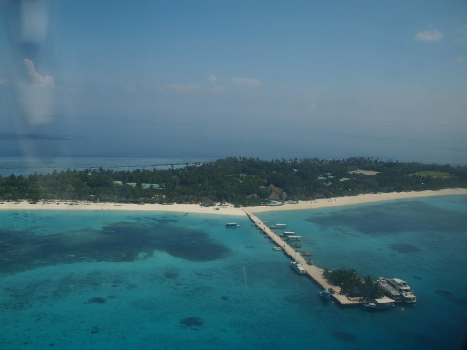 Landeanflug Kuredu Island Resort & Spa