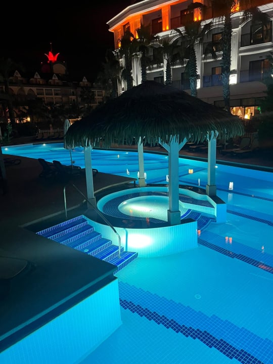 Pool Well Palace Side