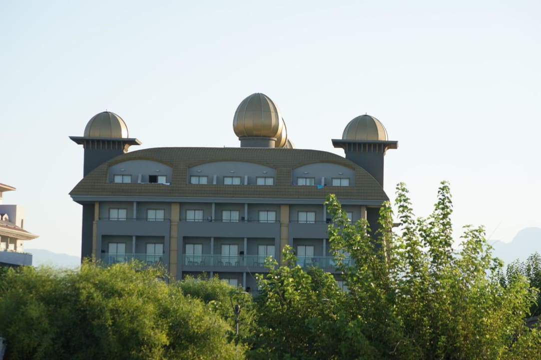 Hotelansicht vom Strand Aydinbey Kings Palace & Spa