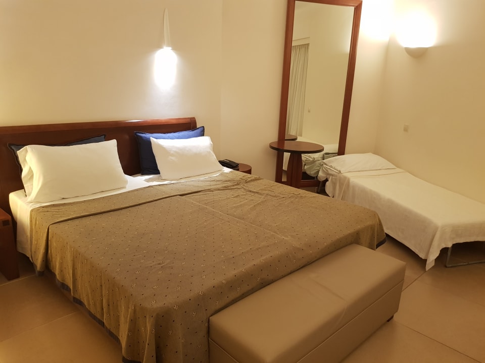 Zimmer Apollonia Beach Resort & Spa