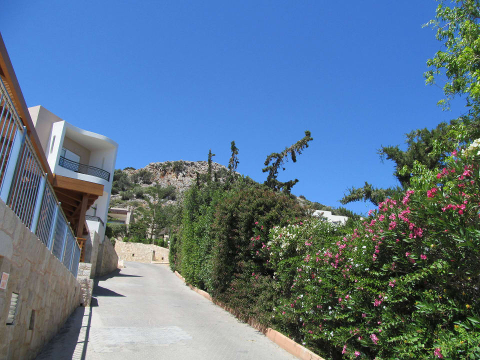 Weg zum Kinderpool und Miniclub Grand Hotel Holiday Resort