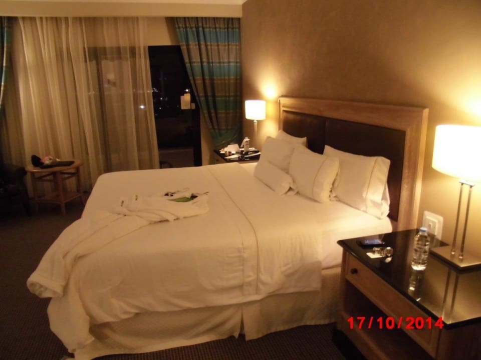 Bett The Westin Dragonara Resort
