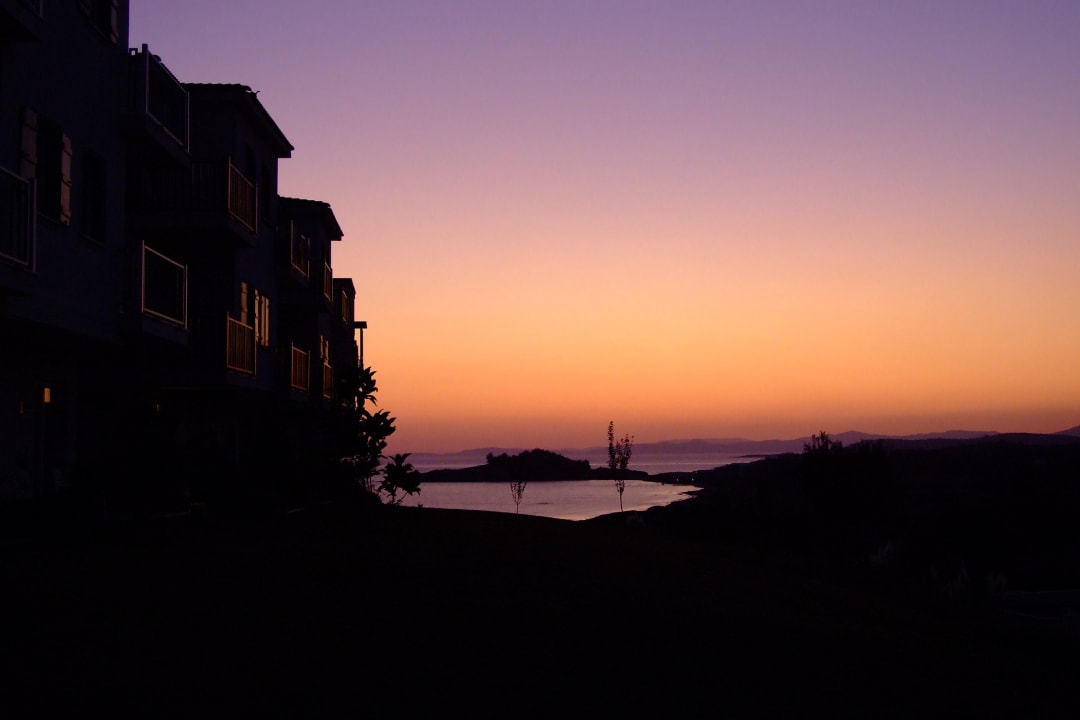 Nocne ujęcie Aria Claros Beach & Spa Resort