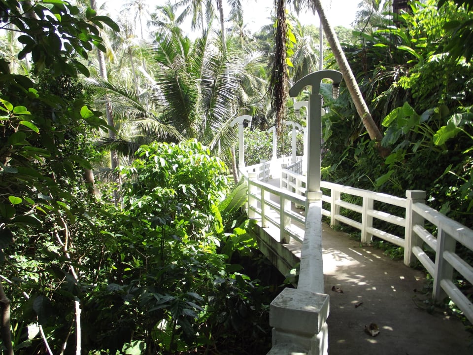 Weg zum Bootsanlage durch den Jetty Pavilion Cape Panwa Hotel