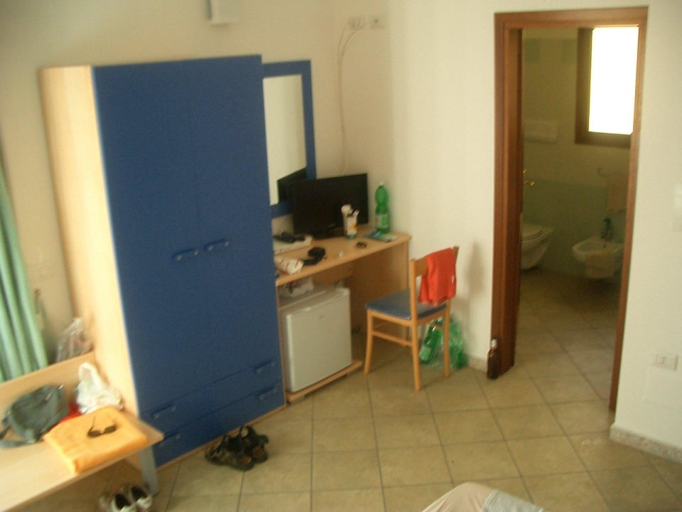 Zimmer mit Durchgang zum Bad Hotel Castello Budoni