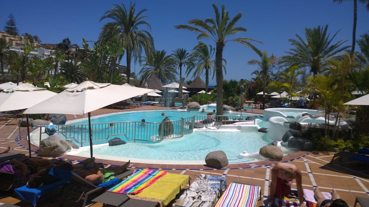 Ober Pool tagsüber Corallium Beach by Lopesan Hotels - Adults only