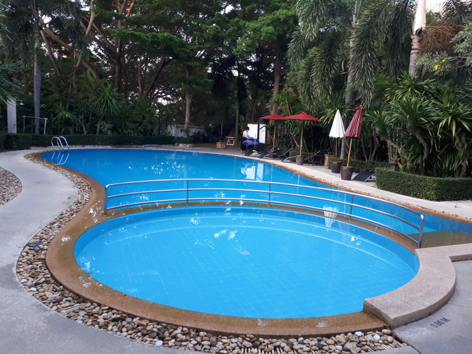 Pool im Garten  Laksasubha Hua Hin
