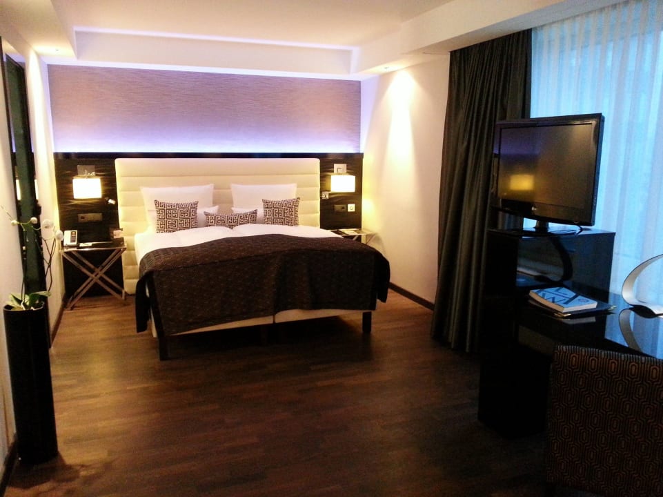 Clubsuite 830 - Blick auf Gedächtsniskirche! Hotel Palace Berlin