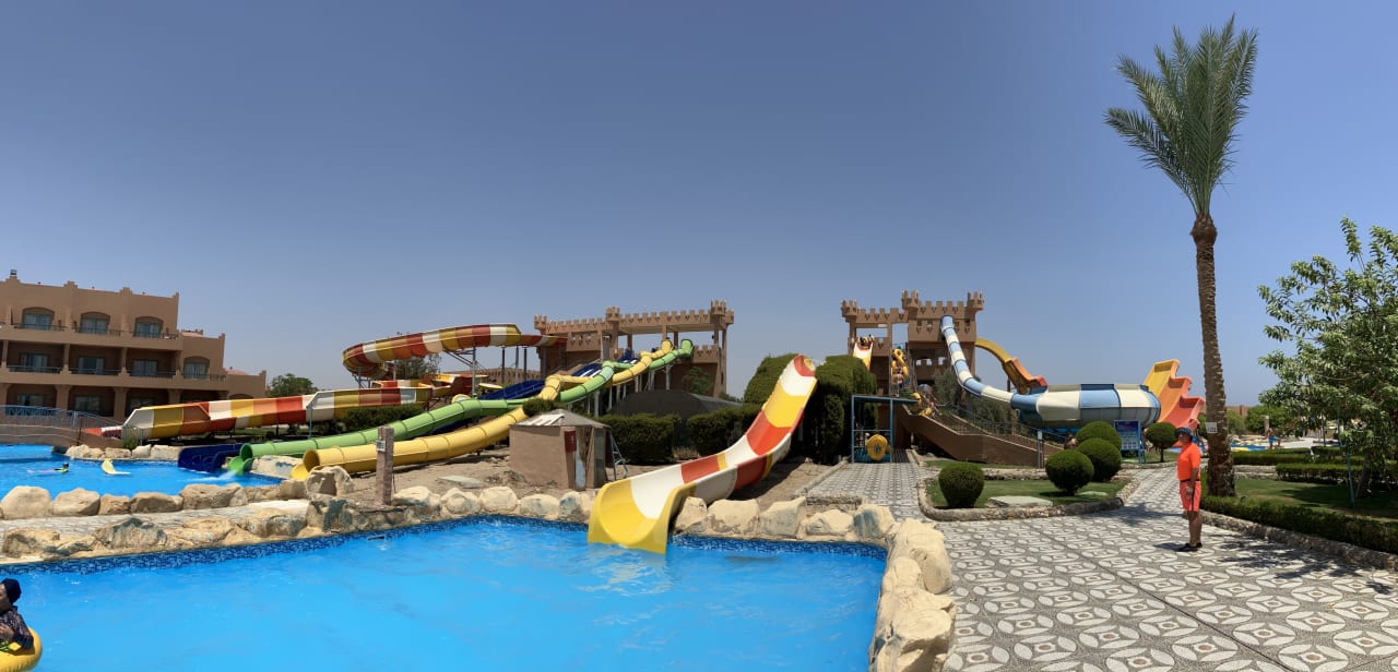 Pool Akassia Swiss Resort