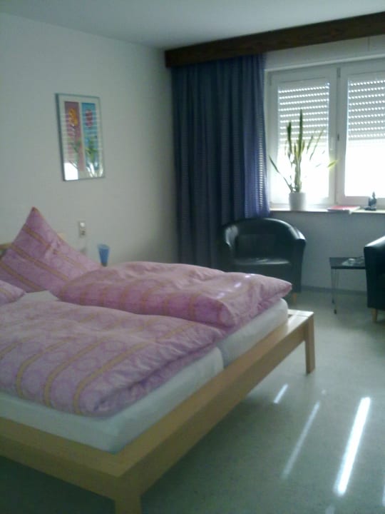 Doppelzimmer zur Straßenseite An Hotel