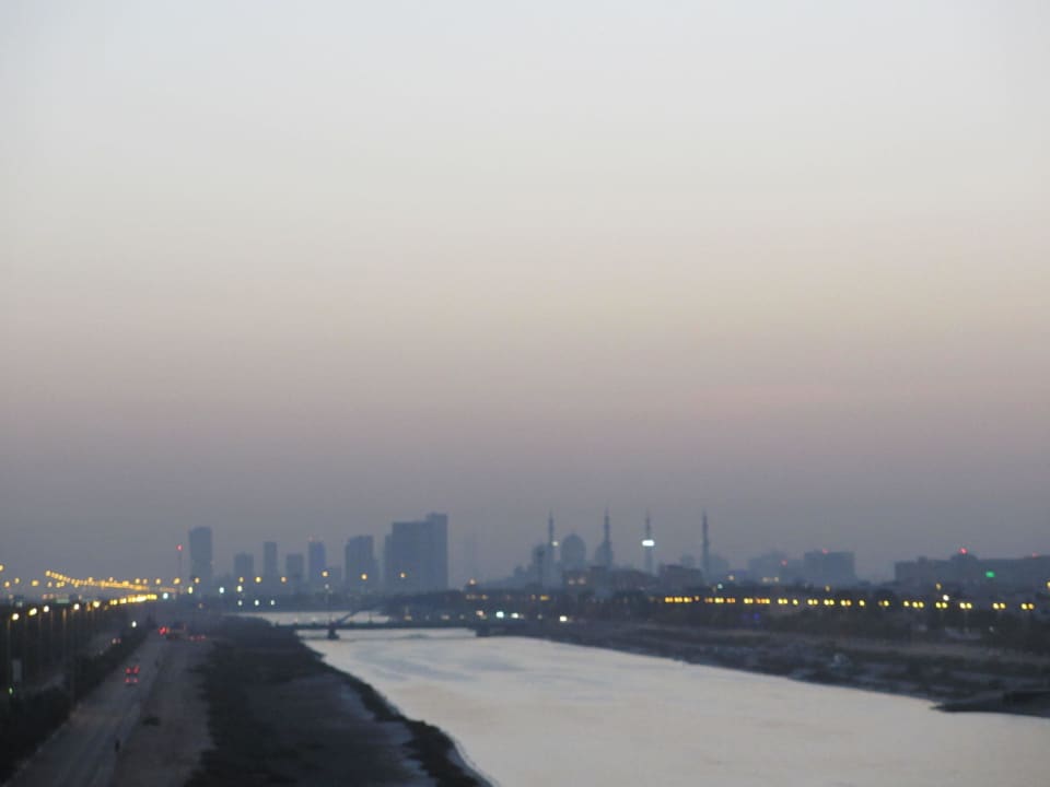 Blick über den Kanal Hotel Novotel Abu Dhabi Gate